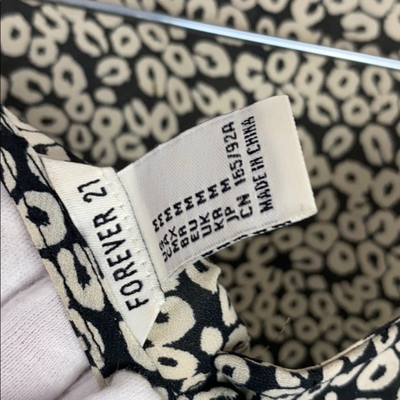 Forever21 Print Crop Back Button Top - Picture 8 of 8